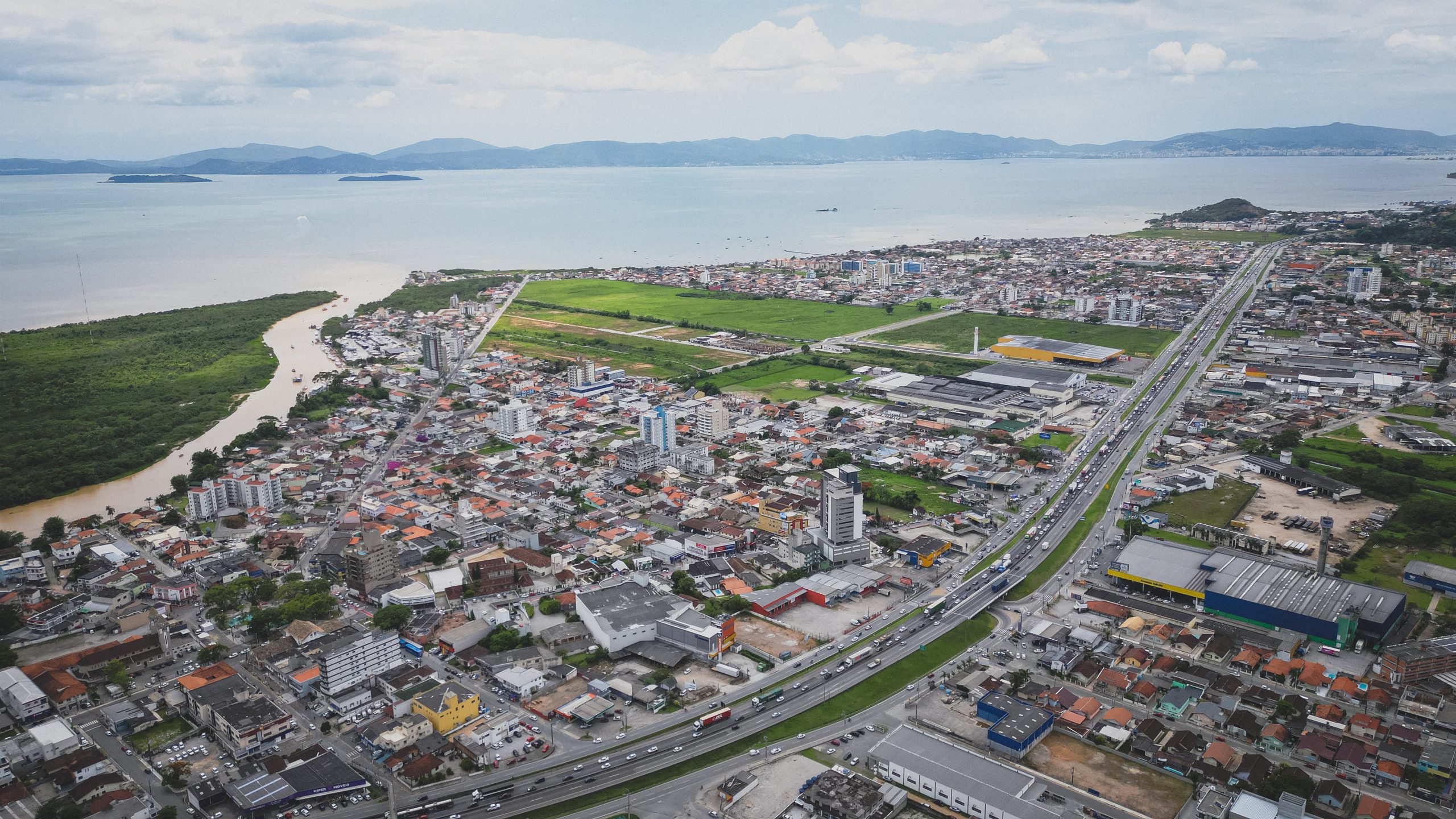 Biguaçu (SC) adota central de vagas 100% digital e aumenta transparência no Município